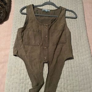 Crop top tank that ties in front. Worn once and size small